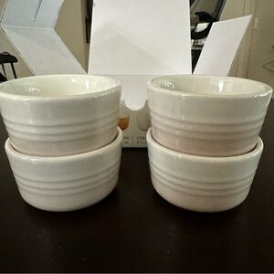 NIB 4 Le Creuset mini ramekins, meringue,